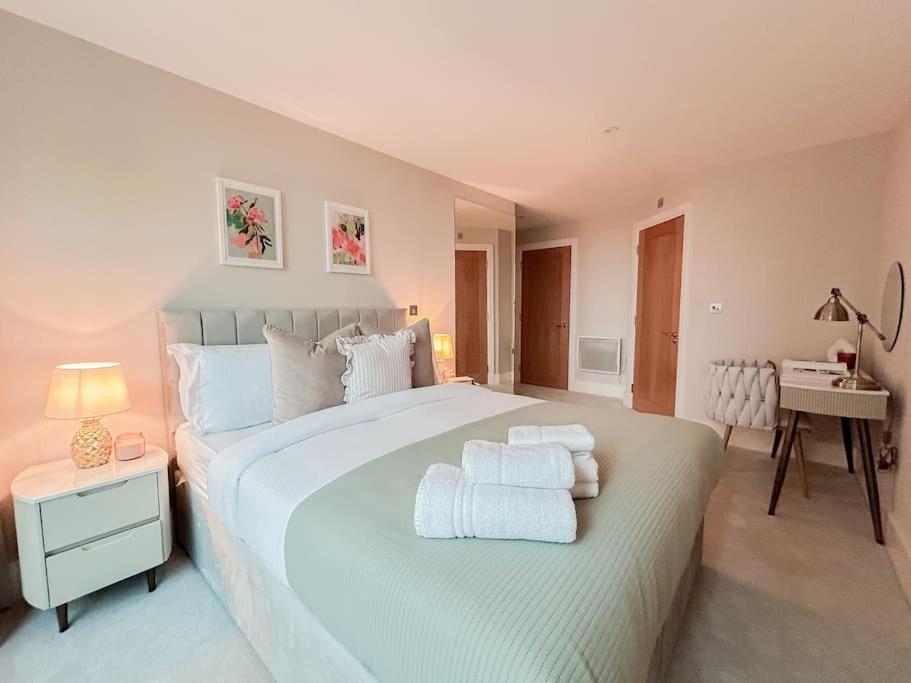 Vista Haven: A Short Let Retreat Appartement Londen