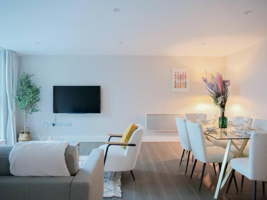 Vista Haven: A Short Let Retreat Appartement Londen